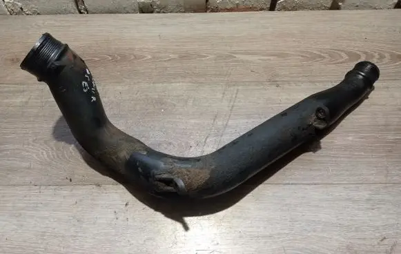 Volvo V70 Intercooler hose/pipe 8624887