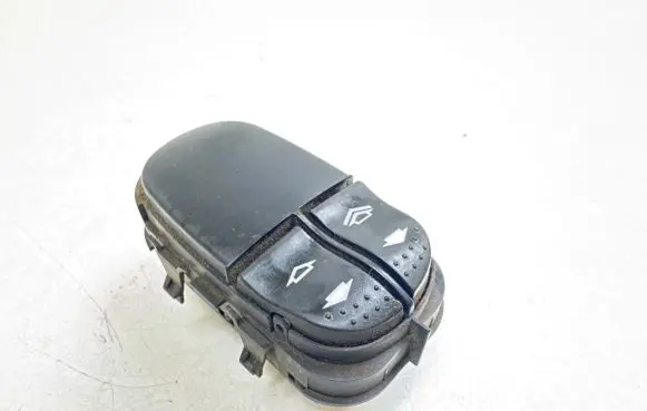 Ford Focus Light switch 7M5T13A024EA 04069710