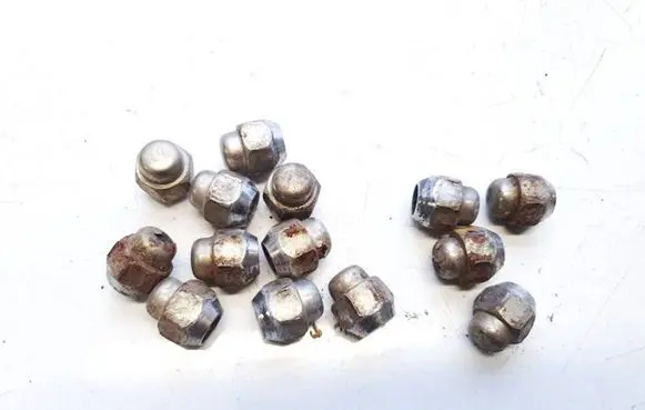KIA Sorento Nuts/bolts 