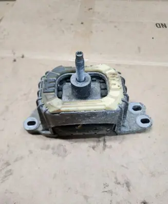 Peugeot 508 RXH Engine mount bracket 9670282280