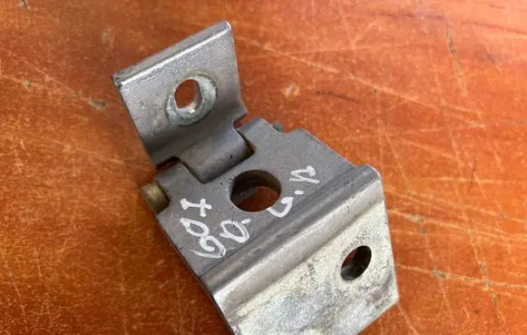 Peugeot 607 Rear door lower hinge