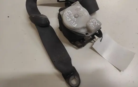 Toyota Avensis Verso Third row seat belt 