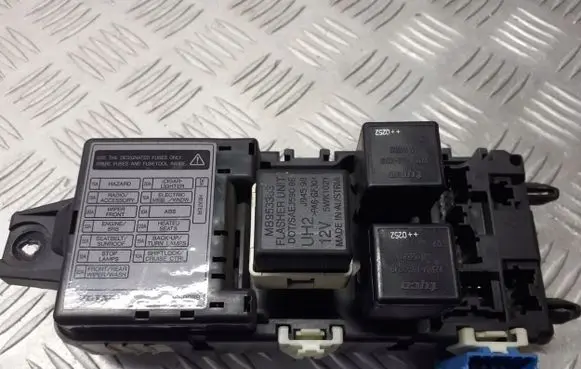 Volvo S40, V40 Fuse box set 30889989