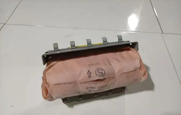 Subaru Legacy Passenger airbag 