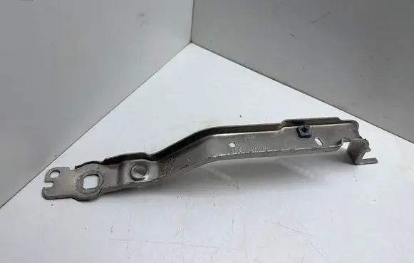 Audi A7 S7 4G Headlight/headlamp mounting bracket 4G8807591