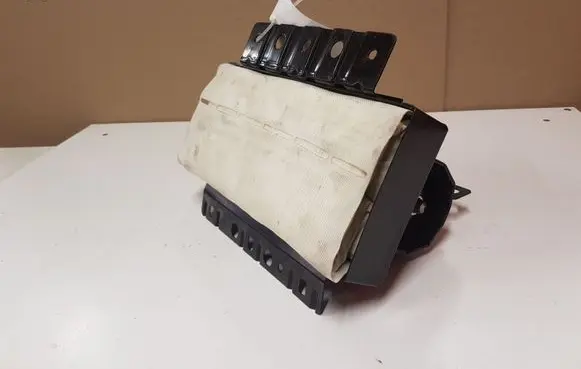 Opel Antara Passenger airbag 688437698 20793219 PT10654