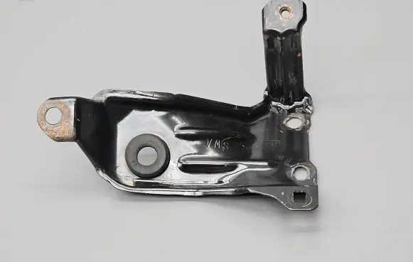 Honda CR-V Radiator mount bracket