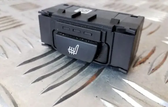 BMW 5 F10 F11 Seat heating switch 9163292