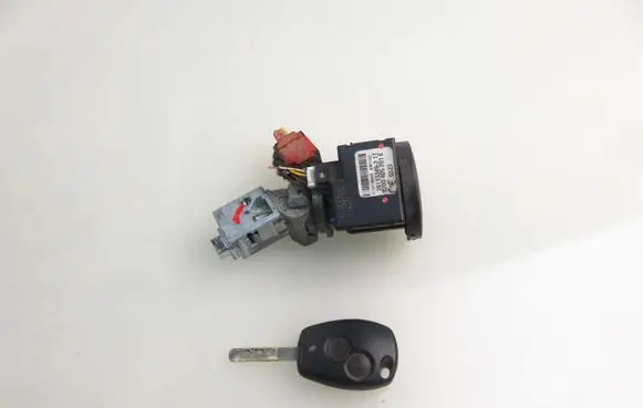 Renault Kangoo II Ignition lock 8200405701E