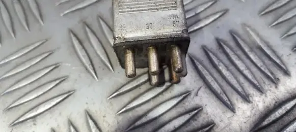 Mercedes-Benz E W124 Other relay 0015420219