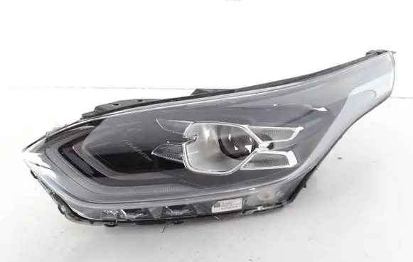KIA Ceed Headlight/headlamp 92102-7100