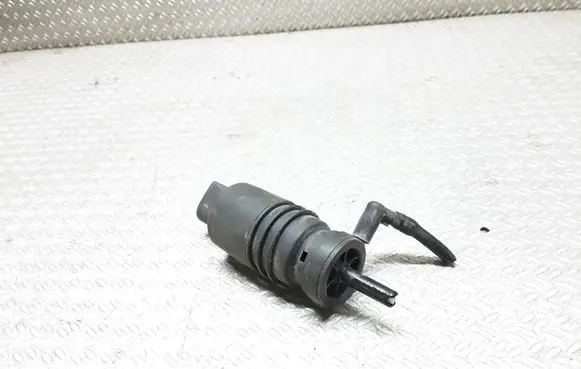 Volkswagen New Beetle Windscreen/windshield washer pump