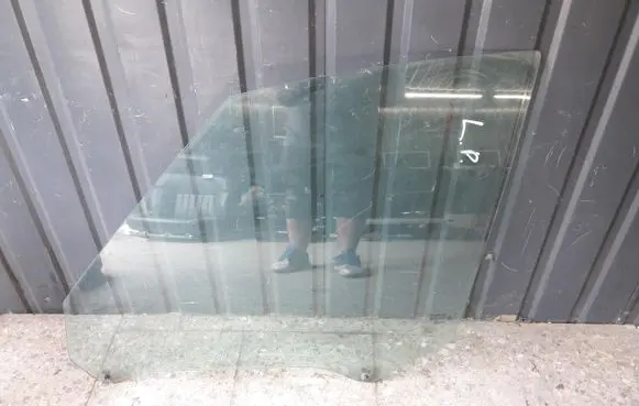 Citroen C4 Grand Picasso Front door window glass four-door