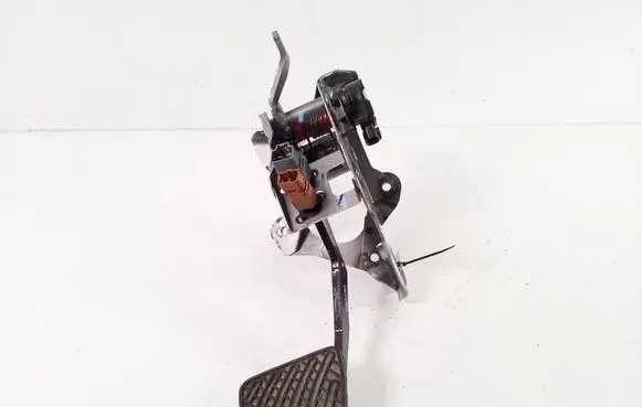 Nissan Leaf II (ZE1) Brake pedal 465015SA1B