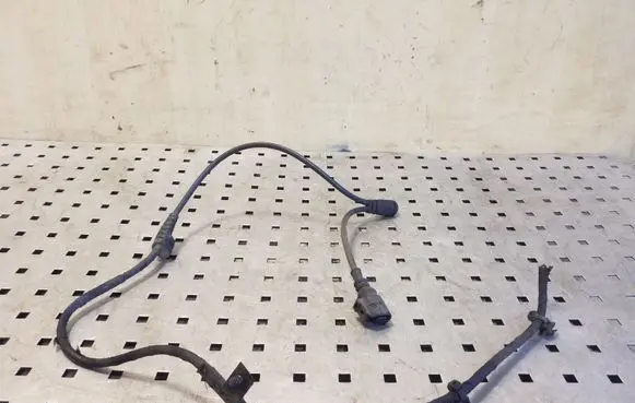 Audi A4 S4 B8 8K Front ABS sensor wiring 