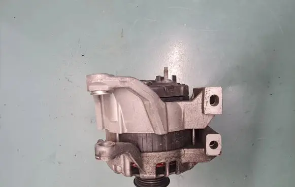 Opel Insignia B Generator/alternator 39007852