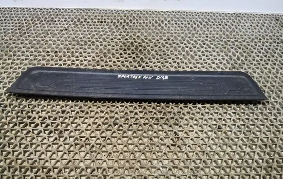 KIA Sportage Front sill trim cover 858833U010