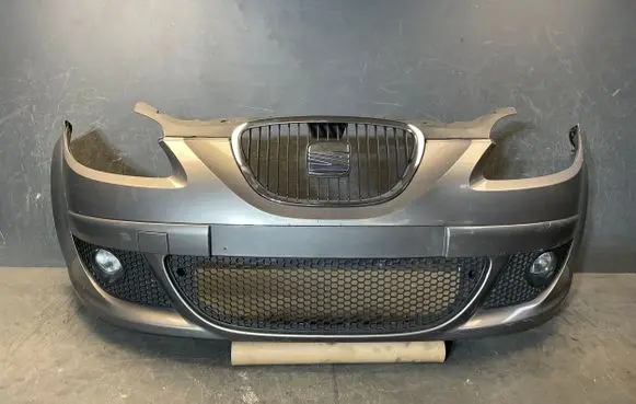 Seat Altea Front bumper 5P0807221 5P0807231