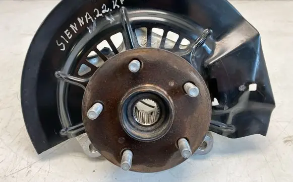 Toyota Sienna XL40 IV Front wheel hub 
