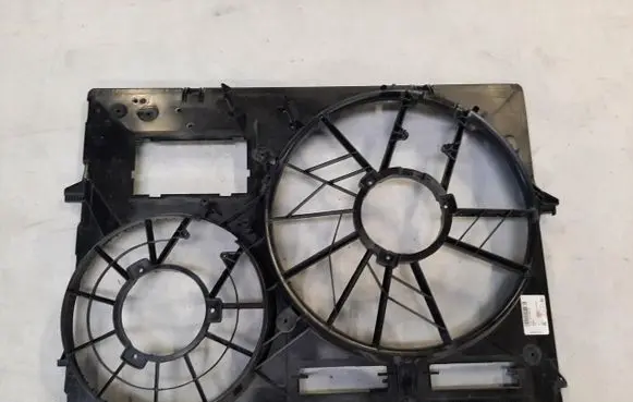 Audi Q7 4L Radiator cooling fan shroud 7L0121207D