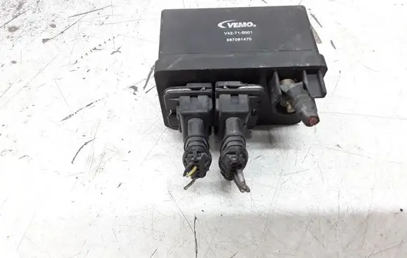 Glow plug pre-heat relay