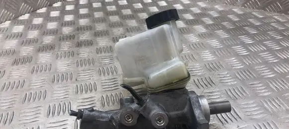 Mercedes-Benz E W212 Master brake cylinder A2044300102