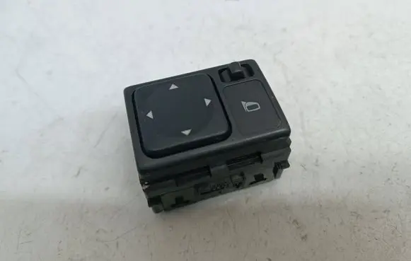 Nissan X-Trail T30 Wing mirror switch