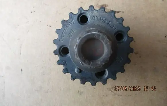 Volkswagen PASSAT B3 Crankshaft pulley 038105263F