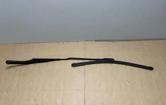 Audi A5 8T 8F Front wiper blade arm 8T1955408A