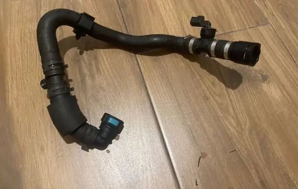 Jaguar F-Pace Engine coolant pipe/hose M8A28B505CB 48A28B505CB