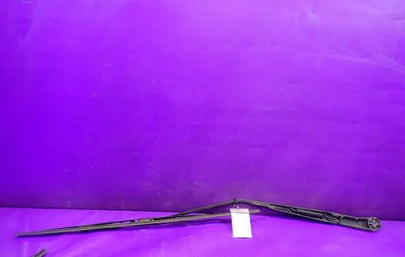 Volkswagen Transporter - Caravelle T5 Front wiper blade arm 7H1955410C