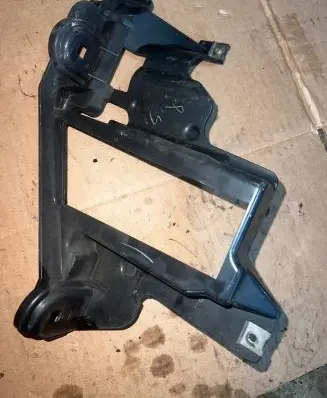 BMW X5 E53 Headlight/headlamp mounting bracket 224568