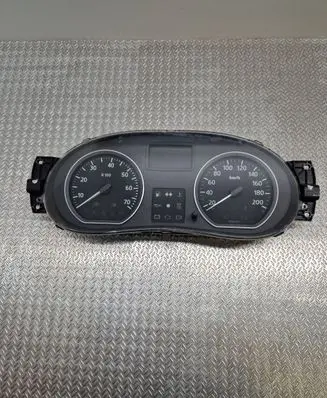 Dacia Sandero Speedometer (instrument cluster) 216774992