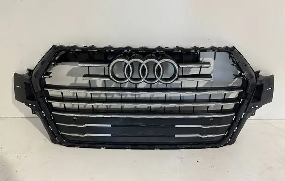 Audi Q7 4M Front bumper upper radiator grill 4M0853037C