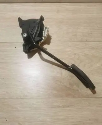 Volvo XC90 Accelerator pedal position sensor 30683521 6PV00853718