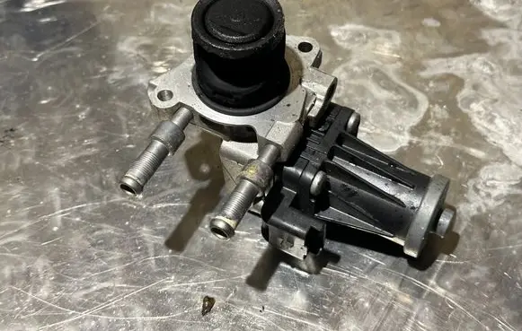 Peugeot 308 EGR valve 9829870080