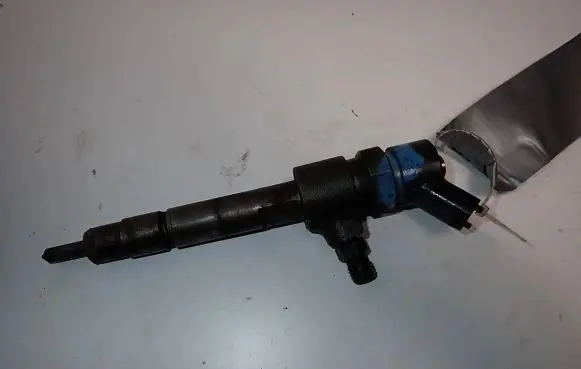Alfa Romeo 147 Fuel injector 0445110002