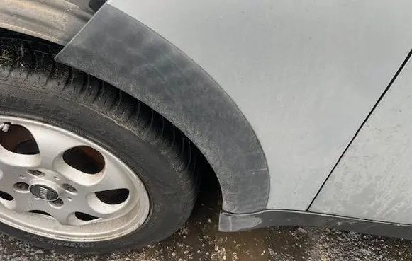 Mini One - Cooper R50 - 53 Front arch trim 
