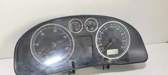 Volkswagen PASSAT B5.5 Speedometer (instrument cluster) 3B0920829