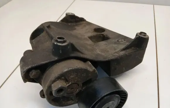 BMW 3 E46 Generator/alternator bracket 