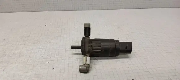Skoda Octavia Mk2 (1Z) Windscreen/windshield washer pump 1K6955651 629009166