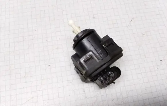 Audi A3 S3 8L Headlight level adjustment motor 00728213