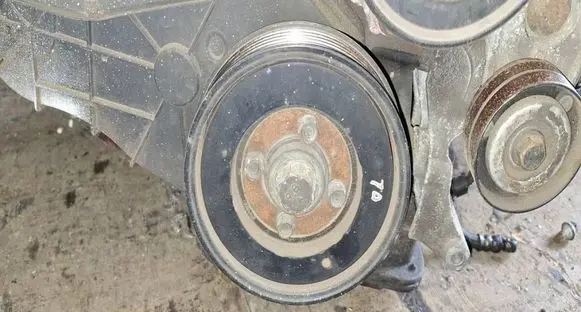 Opel Astra H Crankshaft pulley