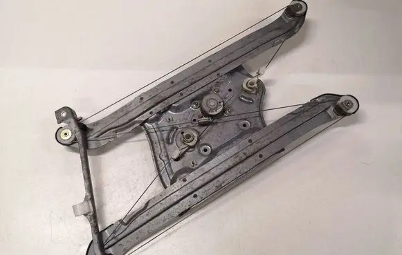 Mitsubishi Grandis Front door window regulator with motor MR989948 0620402210