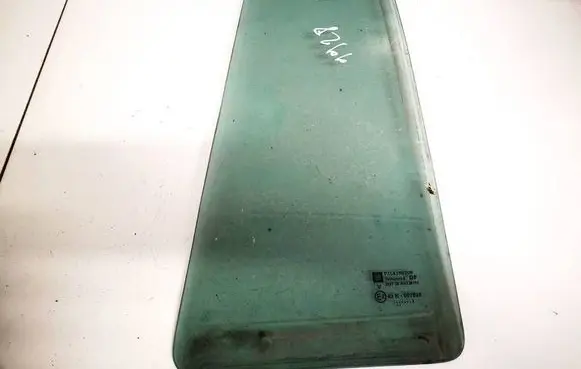 Opel Zafira A Rear vent window glass as2