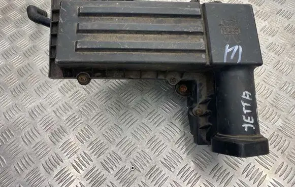 Volkswagen Jetta VI Air filter box 1K0183B