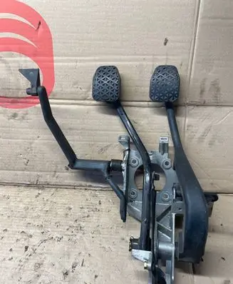 BMW 5 E39 Engine mounting bracket 1162638