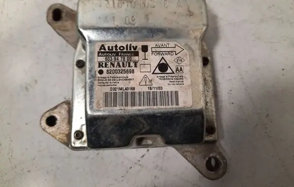 Renault Laguna II Airbag control unit/module 603947800 8200325698 D321ML40168
