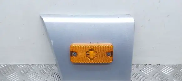 Rear fender molding trim