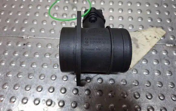 Volkswagen Polo IV 9N3 Mass air flow meter S27705769 028002531 038906461B
